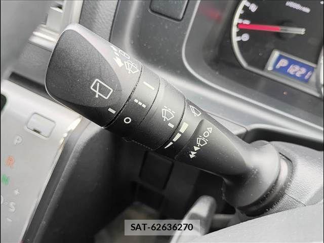 Toyota REGIUSACE VAN 2019-05 7727861-10