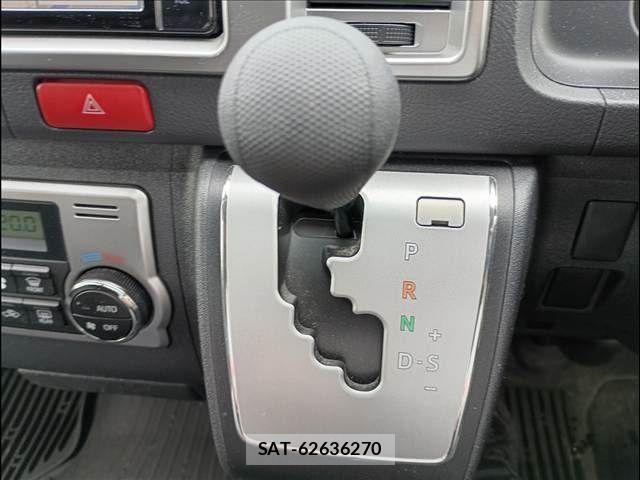Toyota REGIUSACE VAN 2019-05 7727861-8