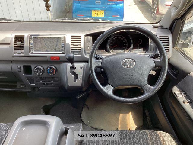 Toyota REGIUSACE VAN 2005-06 8101567-1
