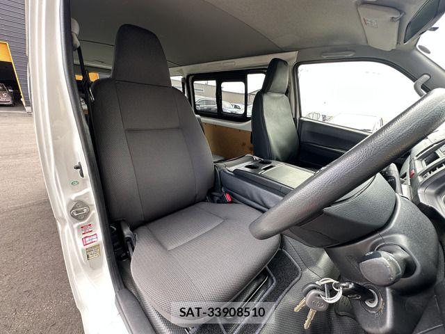 Toyota REGIUSACE VAN 2016-05 8209856-8