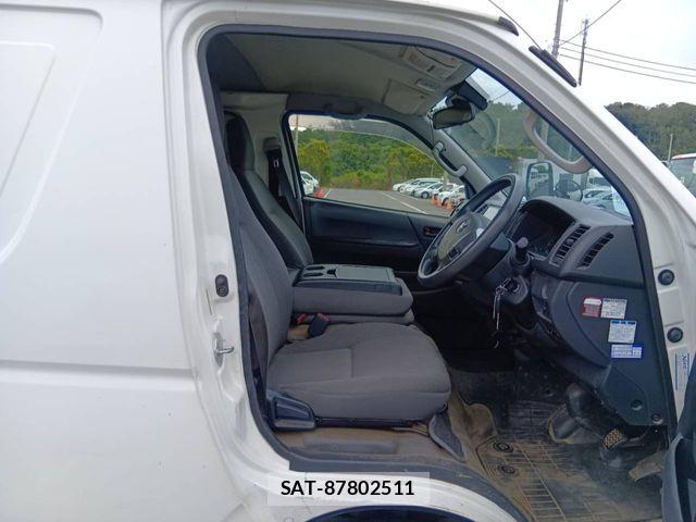Toyota REGIUSACE VAN 2018-07 8231605-3