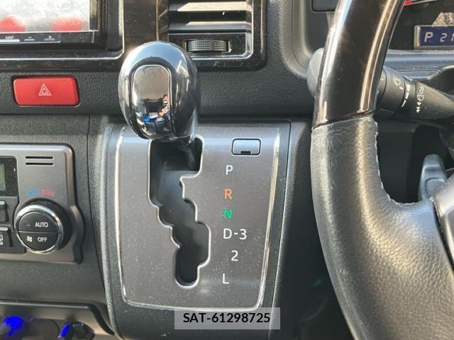 Toyota REGIUSACE VAN 2017-06 8368334-15