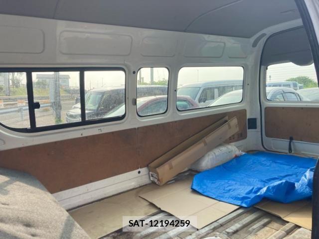 Toyota REGIUSACE VAN 2011-08 8368337-11