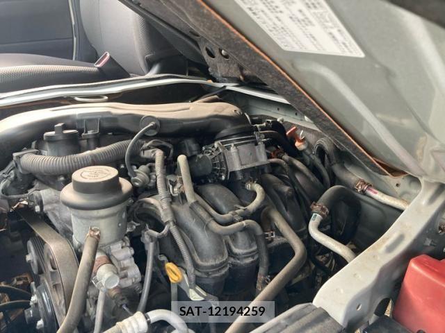 Toyota REGIUSACE VAN 2011-08 8368337-16