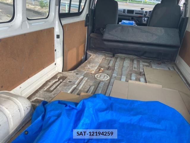 Toyota REGIUSACE VAN 2011-08 8368337-19