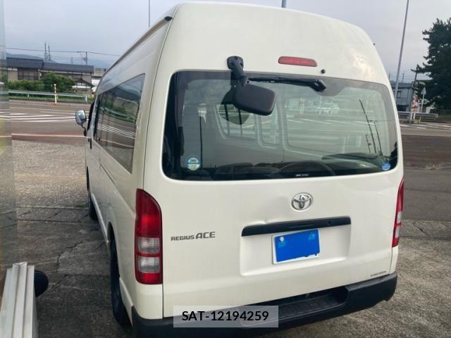 Toyota REGIUSACE VAN 2011-08 8368337-3