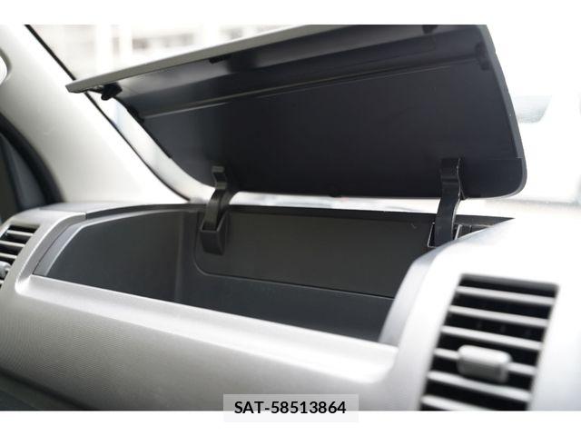 Toyota REGIUSACE VAN 2013-07 8438800-11