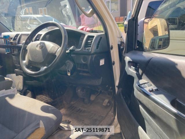 Toyota REGIUSACE VAN 2015-08 8526987-16