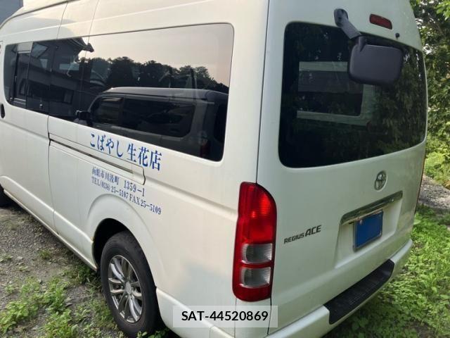 Toyota REGIUSACE VAN 2011-12 8745526-9