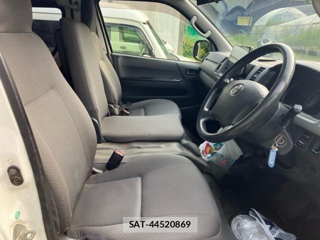 Toyota REGIUSACE VAN 2011-12 8745526-17