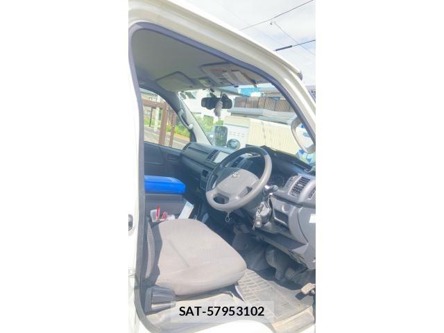 Toyota REGIUSACE VAN 2015-09 8781842-12