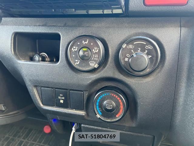 Toyota REGIUSACE VAN 2014-08 8831312-24