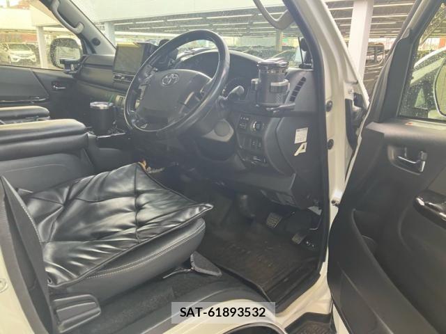 Toyota REGIUSACE VAN 2017-07 8831304-10