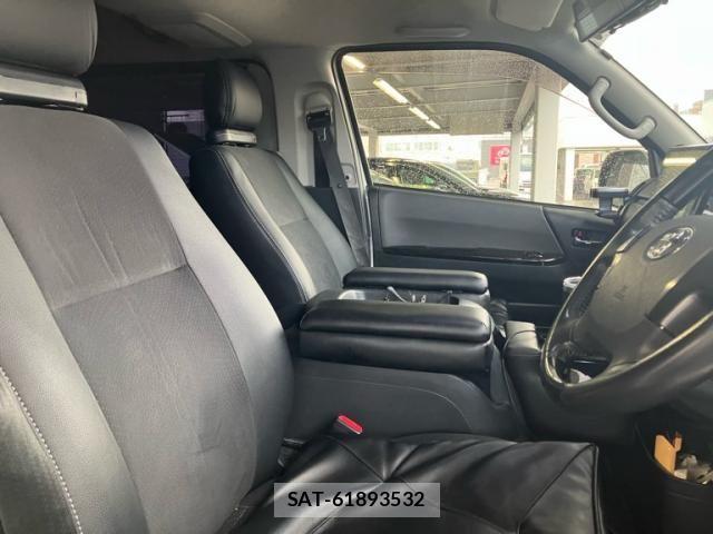 Toyota REGIUSACE VAN 2017-07 8831304-13