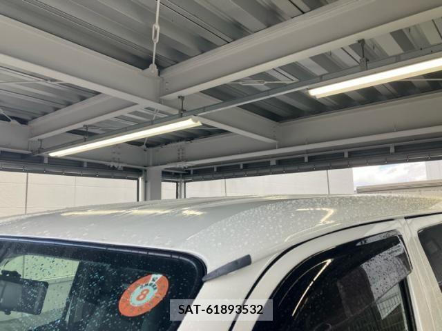 Toyota REGIUSACE VAN 2017-07 8831304-4