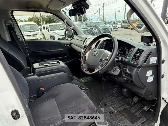 Toyota REGIUSACE VAN 2018-03 8831302-12