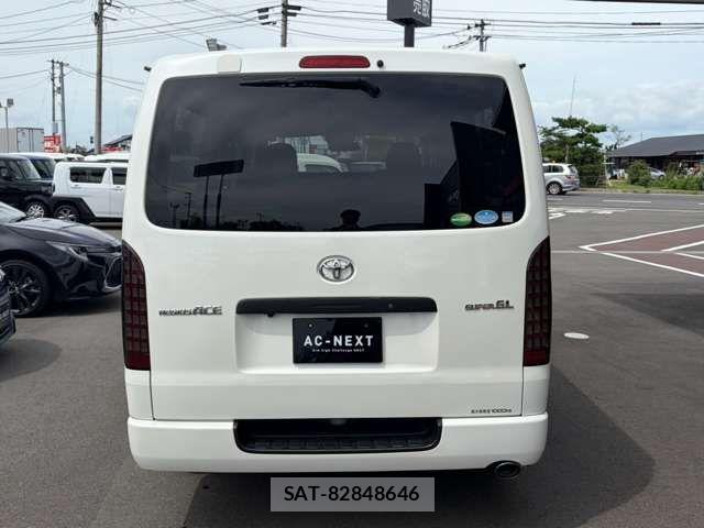 Toyota REGIUSACE VAN 2018-03 8831302-16