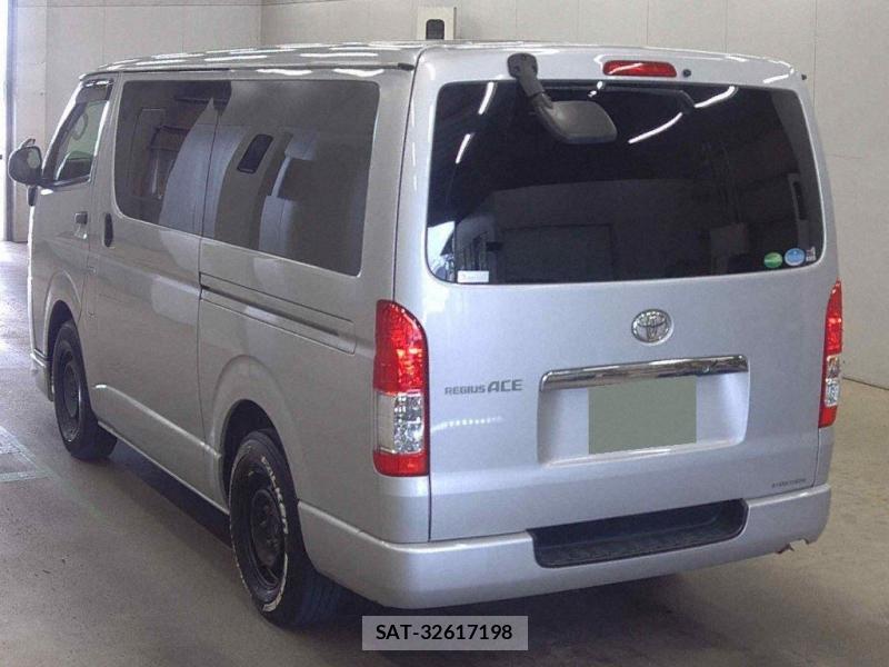 Toyota REGIUSACE VAN 2018-18 899034-2