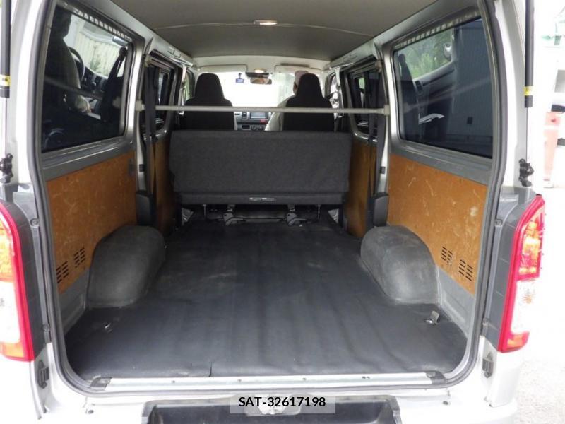 Toyota REGIUSACE VAN 2018-18 899034-5