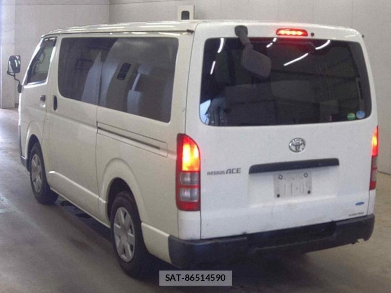 Toyota REGIUSACE VAN 2018-06 1216050-2