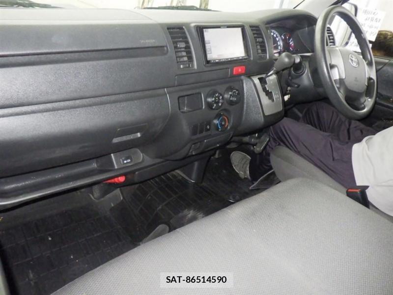 Toyota REGIUSACE VAN 2018-06 1216050-4