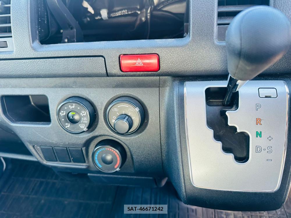 Toyota REGIUSACE VAN 2019 3039085-18