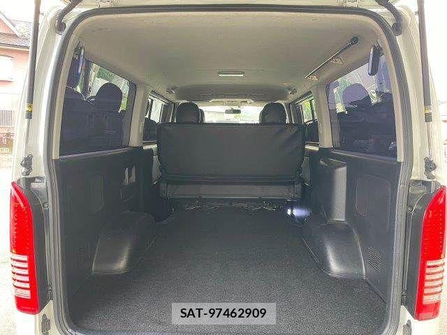 Toyota REGIUSACE VAN 2012-01 6816881-9