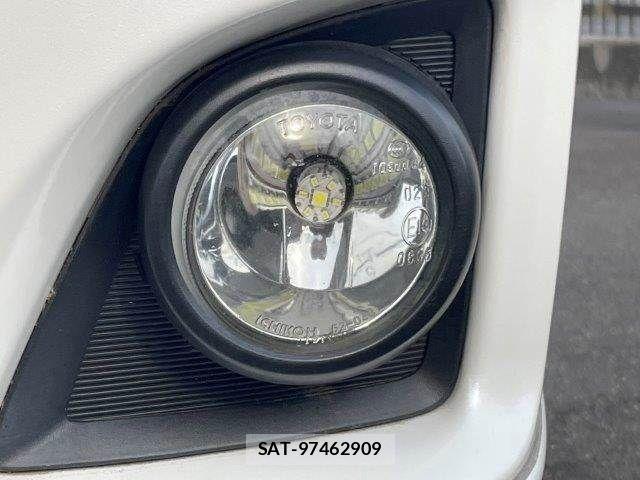Toyota REGIUSACE VAN 2012-01 6816881-23
