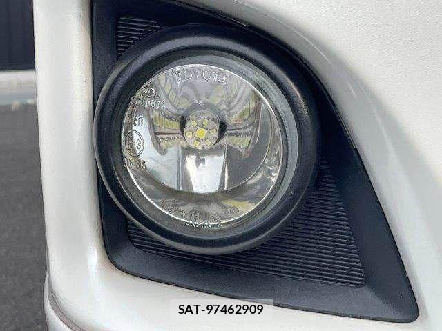 Toyota REGIUSACE VAN 2012-01 6816881-24