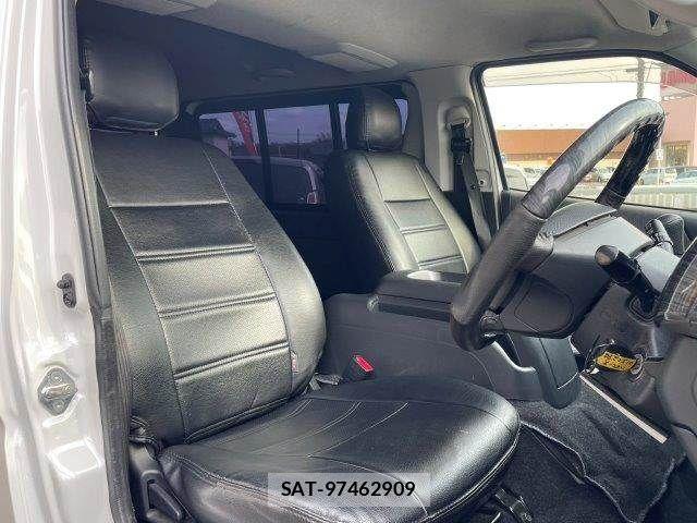 Toyota REGIUSACE VAN 2012-01 6816881-7