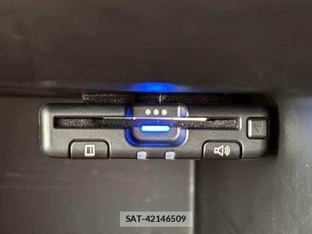 Renault CAPTUR 2022-10 1004047-9