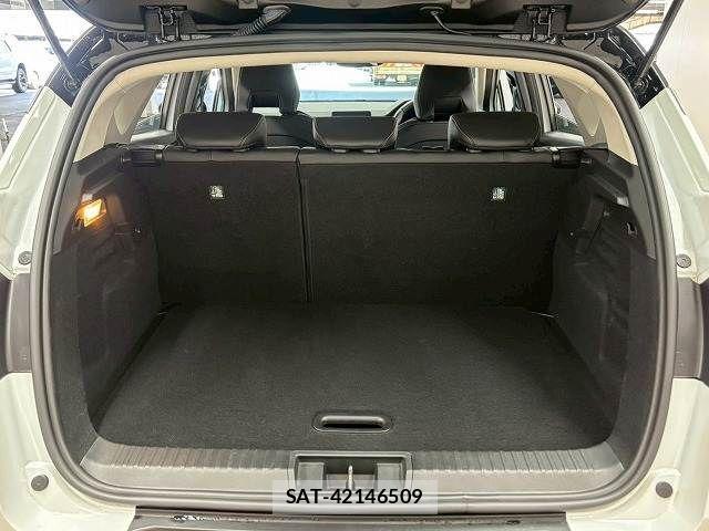 Renault CAPTUR 2022-10 1004047-12