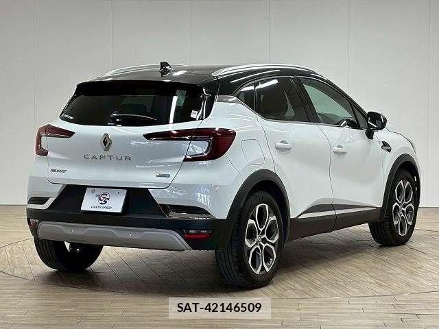 Renault CAPTUR 2022-10 1004047-15