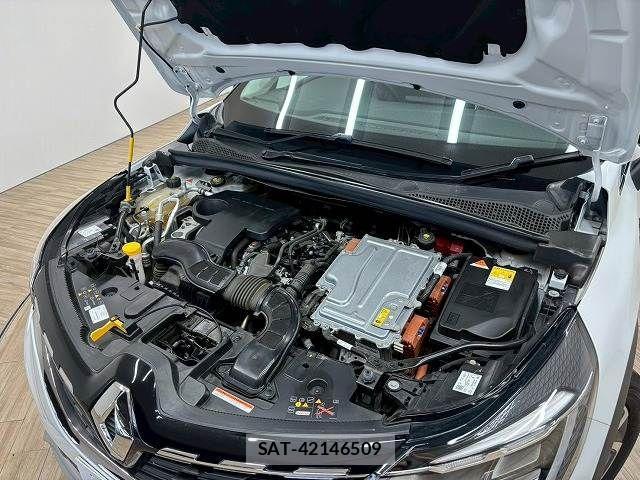 Renault CAPTUR 2022-10 1004047-17