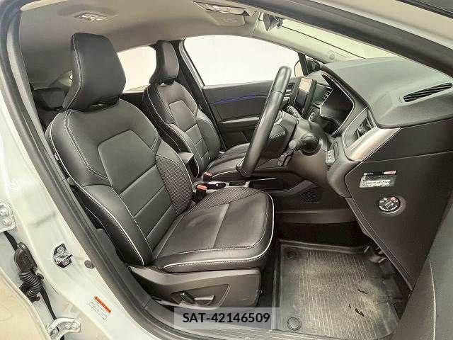 Renault CAPTUR 2022-10 1004047-4