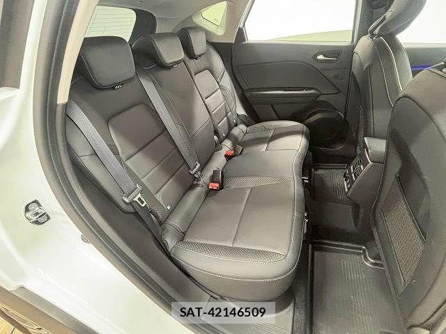 Renault CAPTUR 2022-10 1004047-5