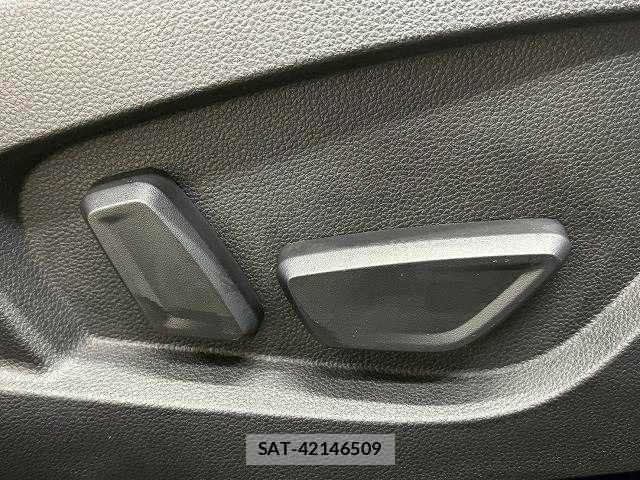 Renault CAPTUR 2022-10 1004047-8