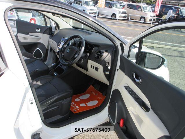 Renault CAPTUR 2019-01 1718071-13