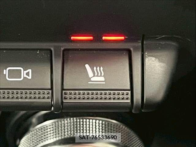 Renault CAPTUR 2021-07 1745814-9