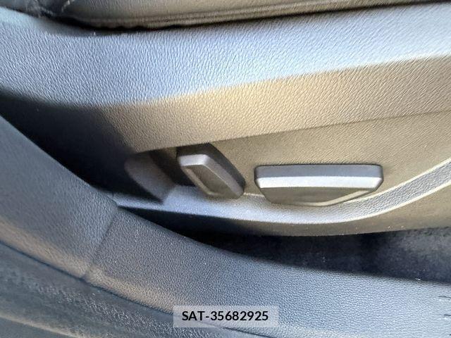 Renault CAPTUR 2021-06 4177039-25
