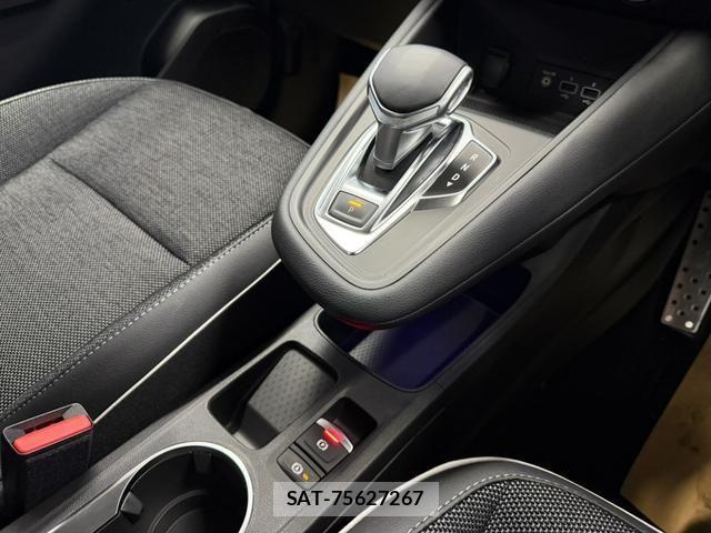 Renault CAPTUR 2024-06 4330081-13