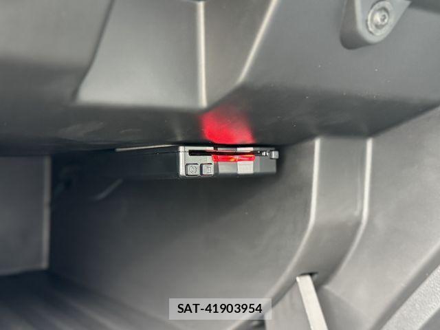 Renault CAPTUR 2024-05 4640692-9