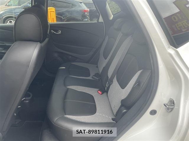 Renault CAPTUR 2017-07 6017078-9