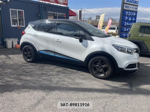 Renault CAPTUR 2017-07 6017078-7