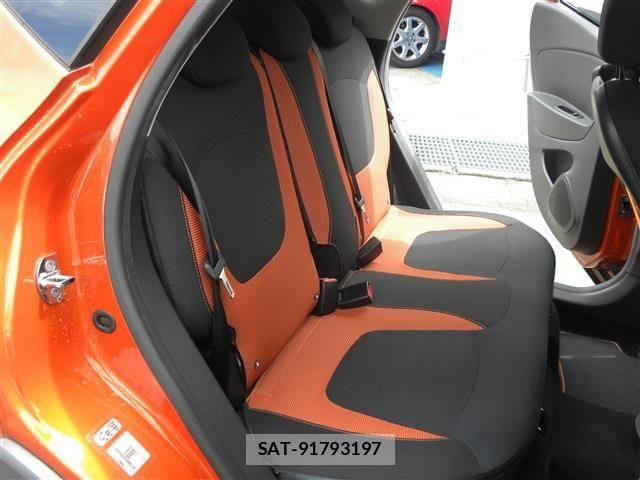 Renault CAPTUR 2015-04 6017079-14