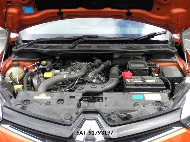 Renault CAPTUR 2015-04 6017079-20