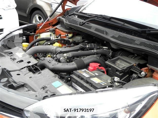 Renault CAPTUR 2015-04 6017079-21