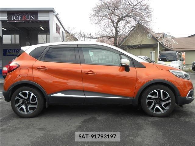 Renault CAPTUR 2015-04 6017079-3