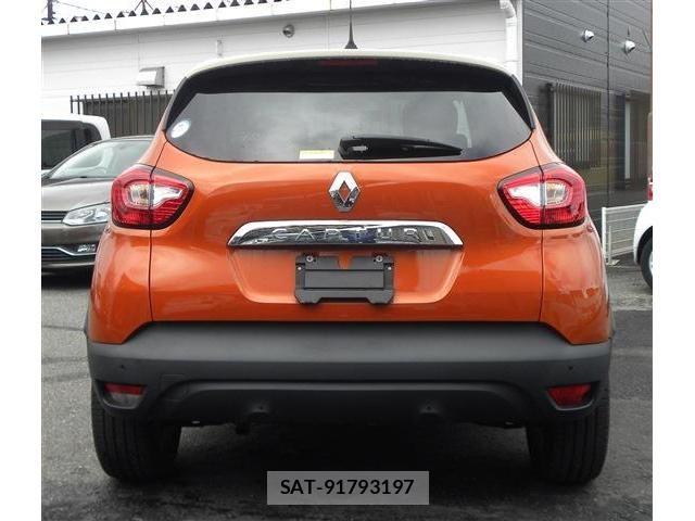 Renault CAPTUR 2015-04 6017079-5