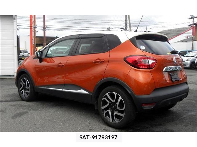 Renault CAPTUR 2015-04 6017079-6